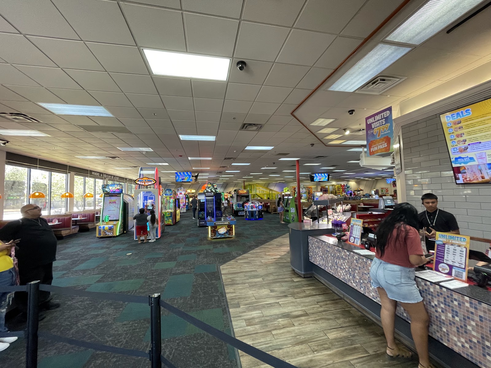 Chuck E. Cheese