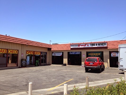 Bud's Tire & Wheel logo