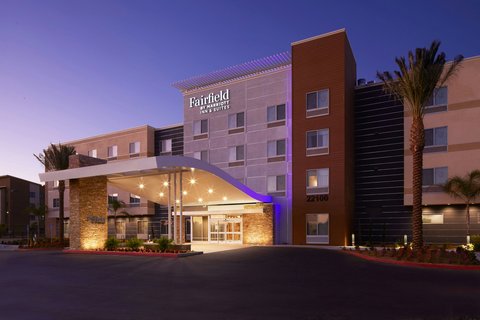 Fairfield Inn & Suites Riverside Moreno Valley logo