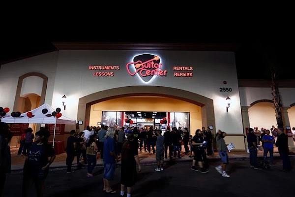 Guitar Center logo