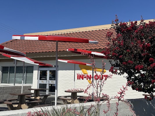 In-N-Out Burger logo