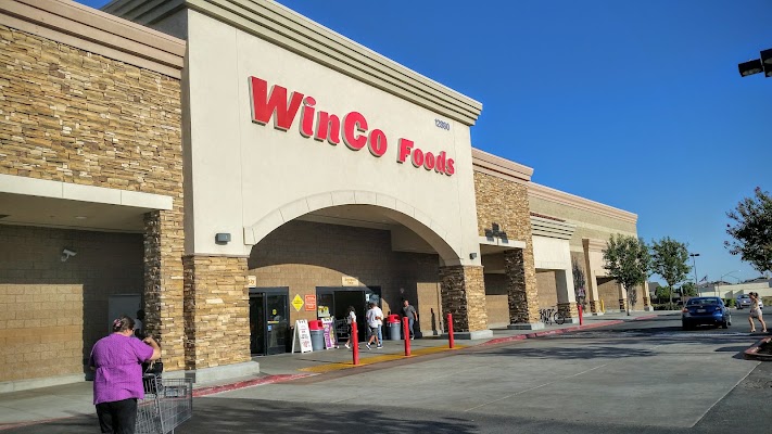WinCo Foods logo