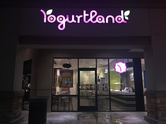 Yogurtland logo